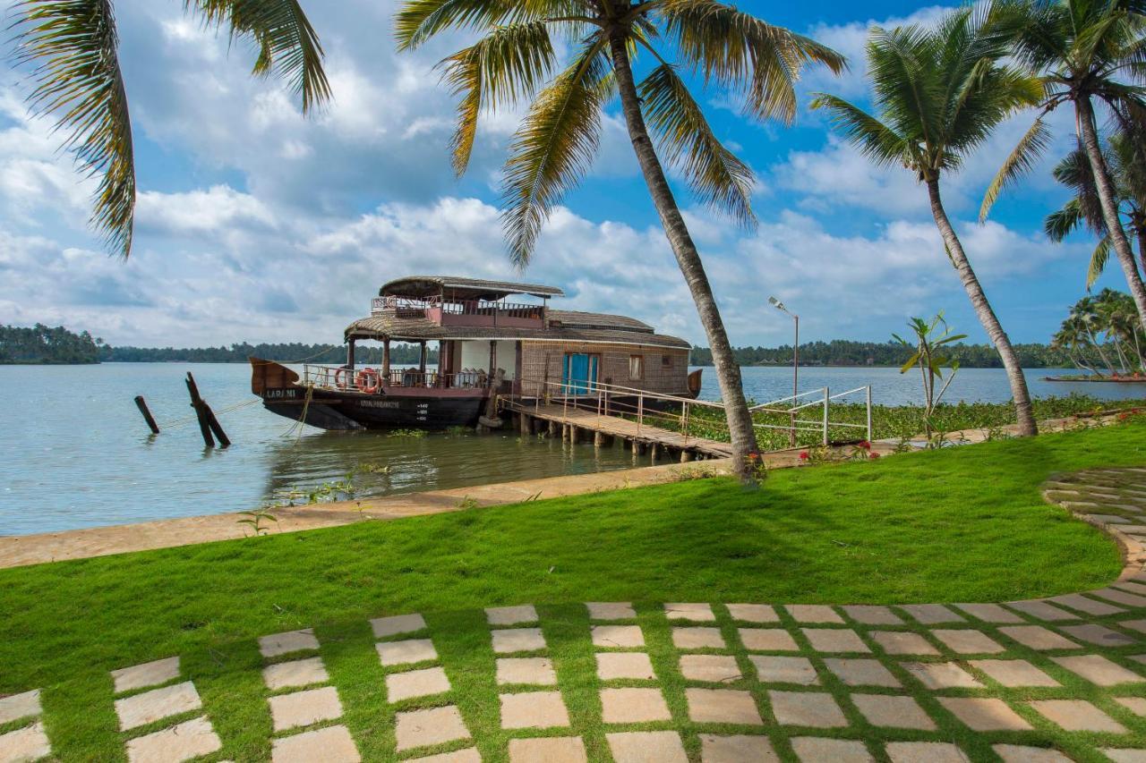 Blue Serene Resort Guruvāyūr Esterno foto
