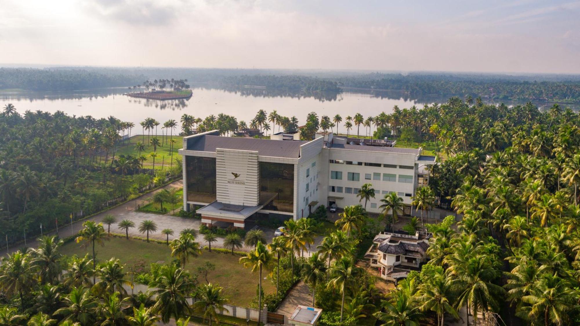 Blue Serene Resort Guruvāyūr Esterno foto